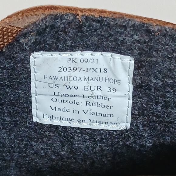 OluKai Tan and White Manu Hope Chukka Boots - Picture 8 of 11